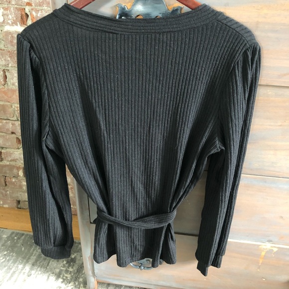 Coeor De Vague … black wraparound top - Picture 3 of 16